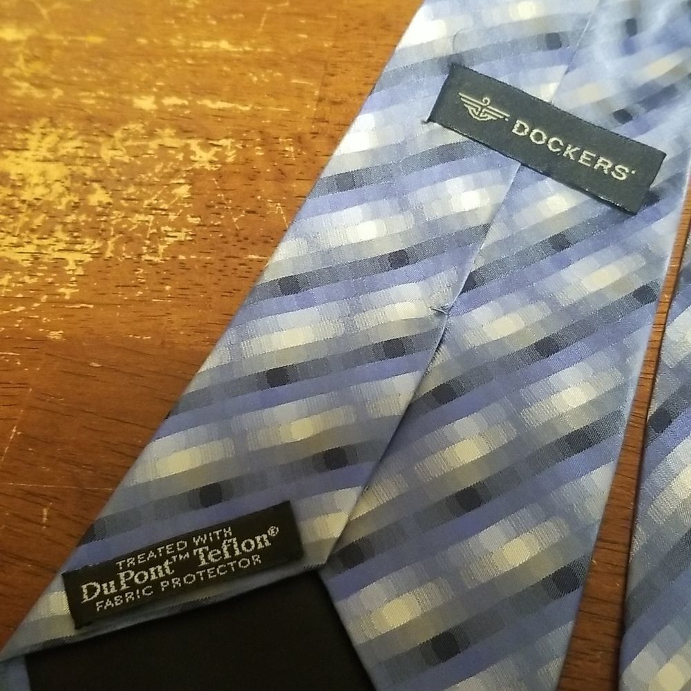 Dockers Tie - Picture 2 of 4